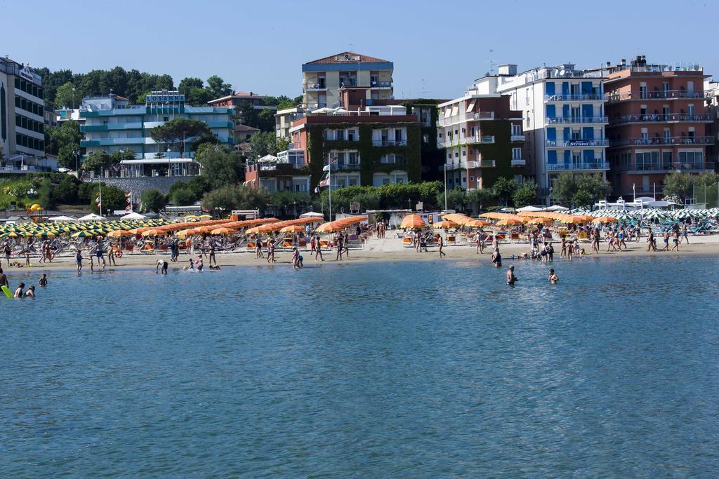 Blu Star Hotel Gabicce Mare Ngoại thất bức ảnh